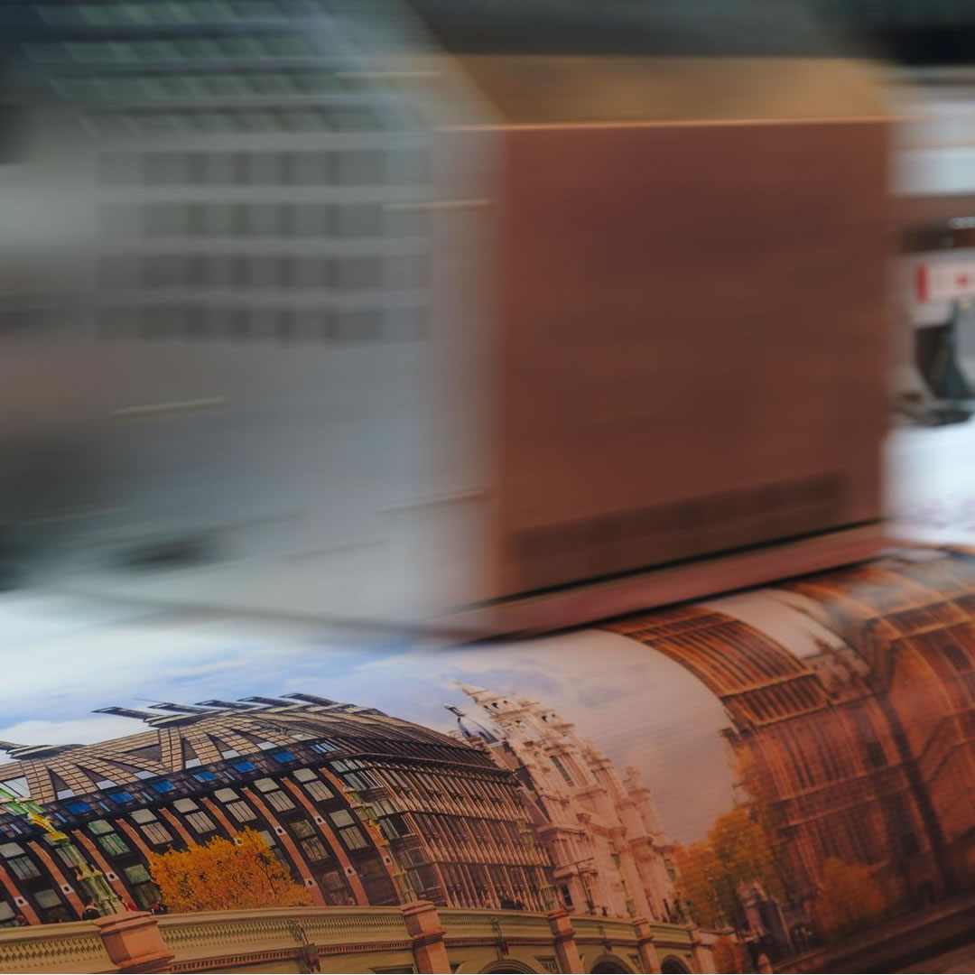 Escalando impressões sem perder o controle: como a tecnologia otimiza grandes tiragens?